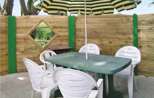 Maisons de vacances Pet Friendly Home In Brhand With Wifi : photos des chambres