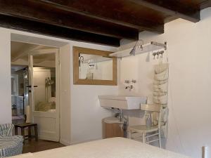 Fascinating central hideaway in a physicist’s home