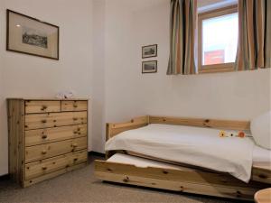 Apartment Chesa Dal Luf B5 by Interhome