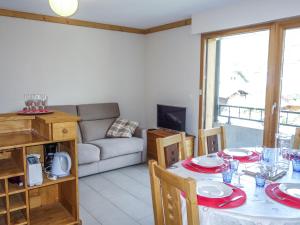 Apartment Clos de la Fontaine 1 by Interhome