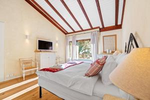 Chalet Nirvana by Mrs Miggins