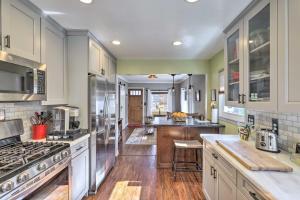 Charming Craftsman Bungalow with Garden and Hot Tub!