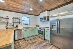 Updated Family Home, 20 Mi to Broken Bow Lake!