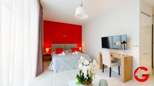 THE POOL HOUSE Cannes