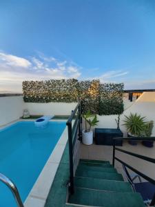 Atico con piscina privada