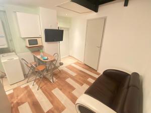 Appartements Jolis studio meuble : photos des chambres