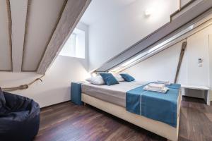 Nautica Room South - Old Town