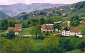 Maisons d'hotes Les Chantenees : Chambre Double avec Salle de Bains Privative