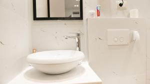 Matisse No3 - One Bedroom Apartment With Balcony