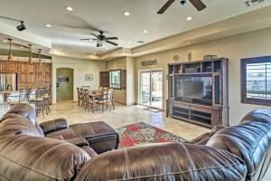Luxe Retreat with Lake Havasu View and Pool!