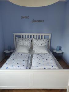 The Lovely Garden House - 4 Bedroom - Free Parking