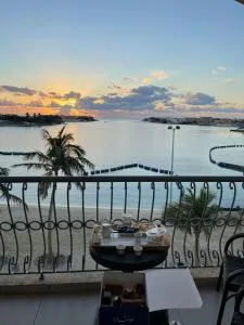 sun sets for family only - 阿卜杜勒国王经济城