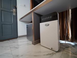 Standard King Room room in RoomQuest Sukhumvit36 BTS Thonglor