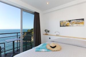 Hotels Hotel La Vigie - Face a la mer : Chambre Double Supérieure avec Balcon - Vue sur la Mer