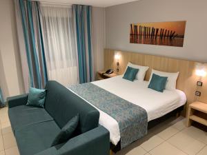 Hotels The Originals City, L'Haut' Aile, Coquelles-Calais Tunnel s/Manche L'HAUTAILE : photos des chambres