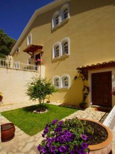 Natalia Apartment A with panoramic sea views of Agios Gordios bay