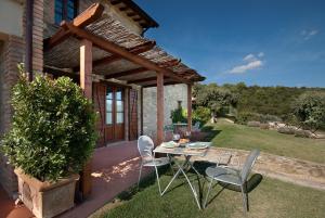 Apartment with Garden View