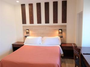 Basic Double Room - 1 or 2 beds.  room in Hotel 153