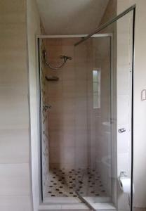 ALL SAINTS ON ROBERTS