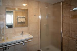 Hotels Logis Hotel De La Cloche : Chambre Double Confort - Occupation Simple