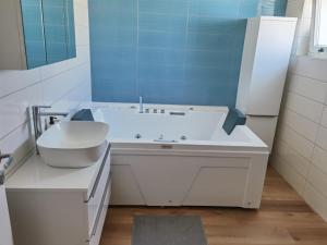 Villa Dolly Blue