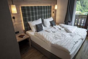 Ariston Lake View Hotel