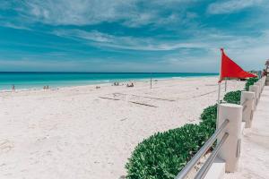 Beachfront apartment Marlin Villa 107