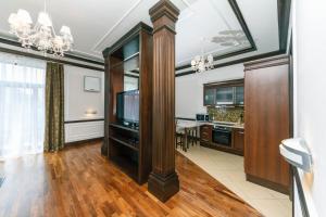 View apartment on the main street Khreshchatyk 17
