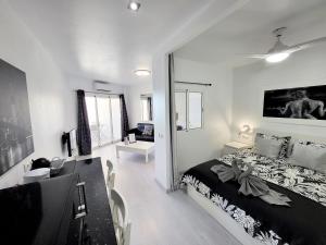 Studio LE LUXE au soleil face à la mer