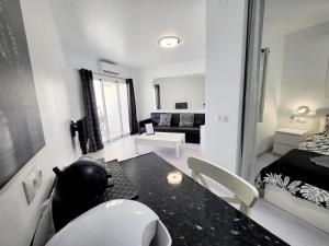 Studio LE LUXE au soleil face à la mer