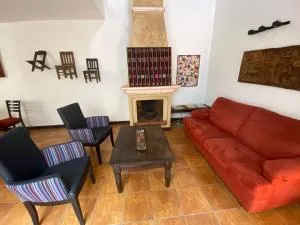Suite don Pedro: Hermoso Loft con parqueo gratis! - San Cristóbal El Bajo