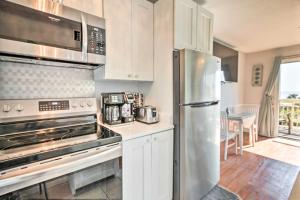 Beachfront Condo with Pool Access in Hilton Head!