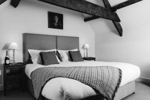 Superior Double or Twin Room room in Cat and Custard Pot Inn