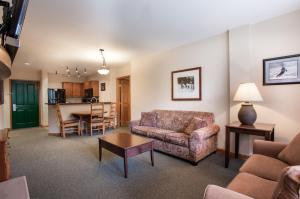 Zephyr Mountain Lodge Value-Rated 2202