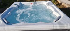 Villa Family and Friends private heated pool with jacuzzi