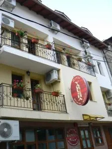 Family Hotel Varusha - Debelets