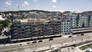 Vista mar, duplex a 20 mts praia do forte, banheira e wifi - 卡波布里奥