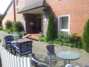 兰德宫瓦肯多夫酒店 - 讷伊博豪森