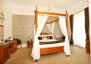 Superior Double Room room in Best Western Woodlands Hotel
