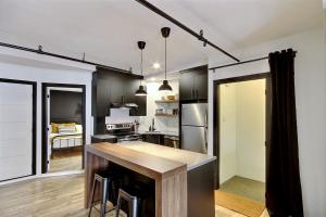 Le Gentleman Downtown spacious condo