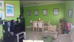 Serdena Homestay Fronting Cuatro Islas