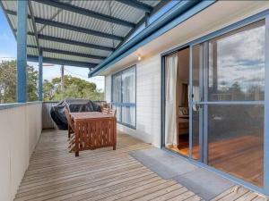 Phillip Island Time - Large home with self-contained apartment sleeps 11