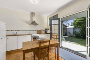 Phillip Island Time - Large home with self-contained apartment sleeps 11