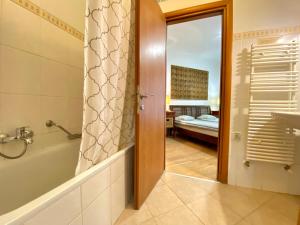 Downtown Vibe-Király I apts w private balcony