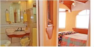 Welcome to Casa Viva Mexico 3-bedrooms 2-bathroms 6-Guests close to Shoping Center & Beach