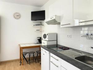 Appartements Residence Les Dunes - Studio pour 2 Personnes 204 : photos des chambres