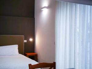  Deluxe Double or Twin Room with Side Sea View room in Saint Joseph
