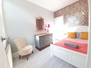 Wimborne House, 3BR, Airport, M1, 6 beds