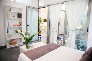 BEAUTIFUL SILENT APARTMENT Private Parking - 3hvězdičkové hotely ve městě Sevilla