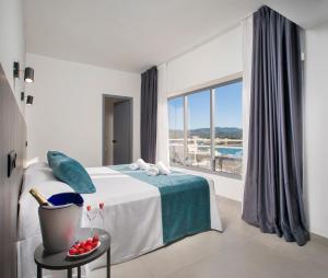 Hotel Base - Adults Only